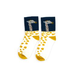 Hohe Baumwollsocken in weiss und blau mit Giraffen Motiv